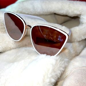 WHITE & ROSE GOLD SUNGLASSES Oversized Cat-Eye Frames Rose Gold Lenses NWOT
